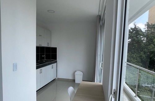 Granada Apartment | ¡alojamiento en la Mejor Zona de Cali! 4.1