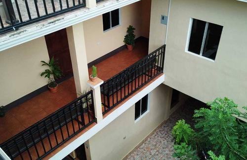 San Benito House | Alojamiento en san Benito peten con AC a 8 minutos de la isla de plores