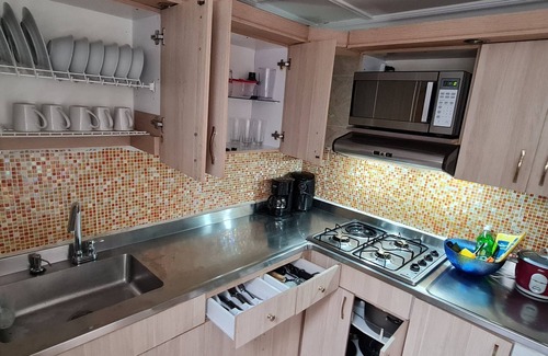 Guayabal House | Alojamiento Entero a 800metros Estación Poblado Cerca a Puntos de Interés