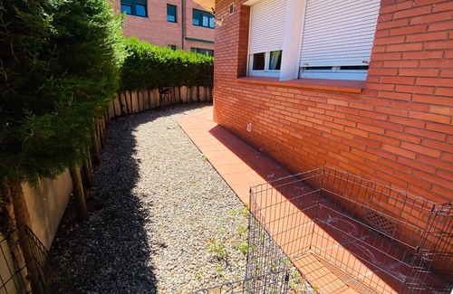 Cassa de la Selva House | Alojamiento con Jardín Privado