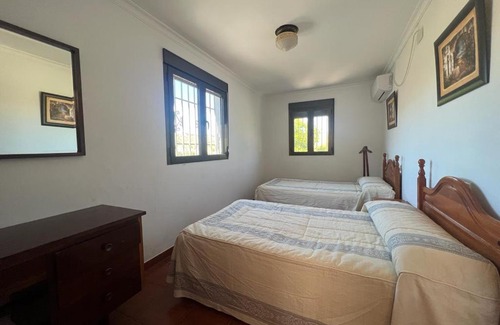 Cuevas del Becerro House | Alojamiento rural Huerta Mandre