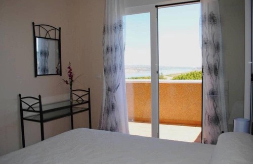 Freila House | Alojamiento Rural Arucema