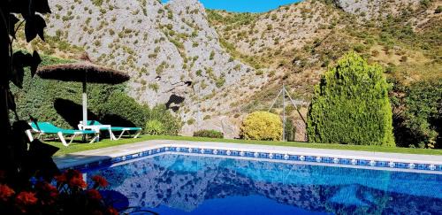 Benaojan House | Alojamiento Rural Casitas Cueva del Gato