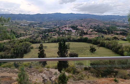 Sutamarchan Cabin | Alojamiento Rural Mágico Entre rio Montañas y Desierto Amonitas Glamping Deluxe