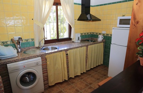Vinuela House | Alojamientos Huetor