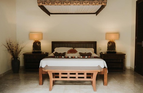 Penuktukan House | ALOKA BAHARI Villas
