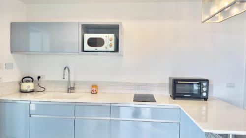 Haifa Apartment | Alona's Apartments- sea&sunsets