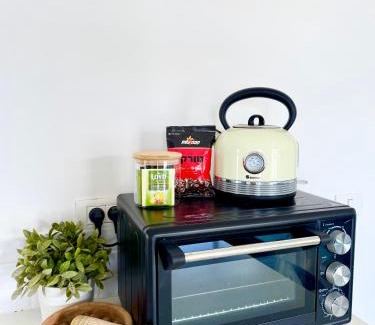 Haifa Apartment | Alona's Apartments- sea&sunsets