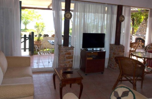 Nea Anchialos House | Alonaki Seafront Cottage
