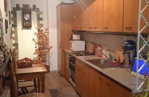 Nea Anchialos House | Alonaki Seafront Cottage