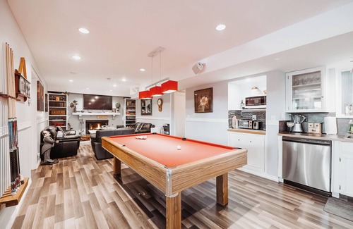 Montgomery House | Along River Ridge
