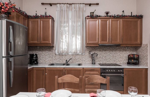 Petrokefalion House | Aloni Home,family holiday,relaxing and quiet place,private parking,garden