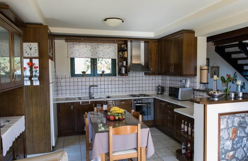 Kaina Villa | Aloni Villa - Three Bedroom Villa, Sleeps 6
