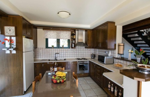 Kaina Villa | Aloni Villa - Three Bedroom Villa, Sleeps 6