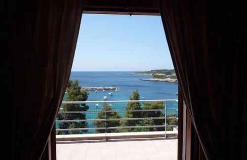 Votsi House | Alonissos: High standard seafront villa