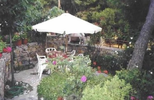 Votsi Villa | Alonissos: house/villa - 6 rooms - 8/10 persons