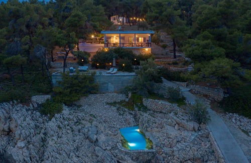 Marpounta Villa | ALONISSOS VILLA (Mare Nostrum), Sea Front, Private Pool, Family Friendly
