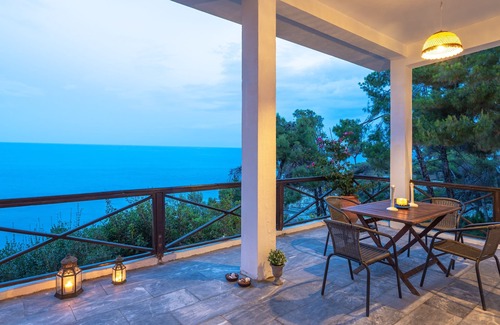 Marpounta Villa | ALONISSOS VILLA (Mare Nostrum), Sea Front, Private Pool, Family Friendly