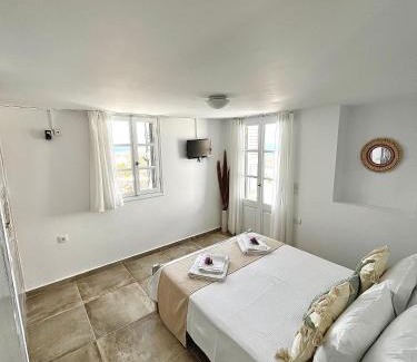 Finikia Apartment | Alonistra Oia Houses
