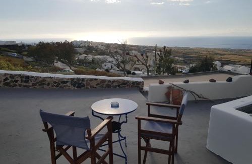 Finikia Apartment | Alonistra Oia Houses