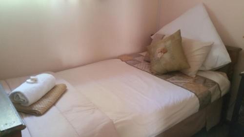 Kleinmond Apartment | Alpaca Self Catering Cottage Kleinmond