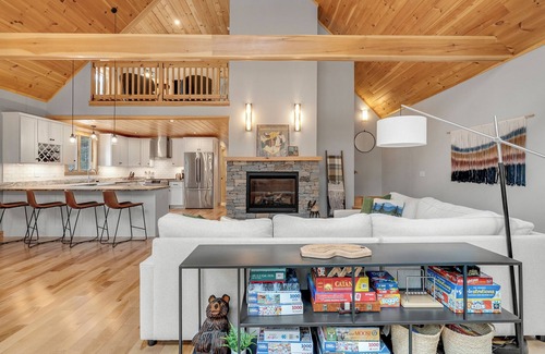 Sunday River Area House | Alpenglow at Barker- Walk to the slopes