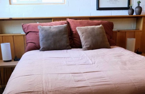 June Lake House | Alpenglow Two-Bedroom Suite (Unit 8) at Lake Front Cabins