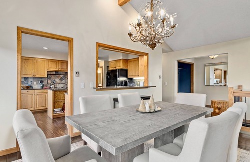 Windcliff Estates House | Alpenglow Vacation Home at Windcliff by RedAwning
