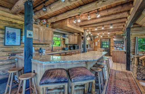 Steamboat Springs House | Alpenhaus Lodge w/Deck, Spa & Panoramic Views 1028