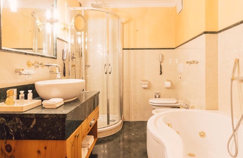 Lutago Hotel | Alpenpalace Luxury Hideaway & Spa Retreat