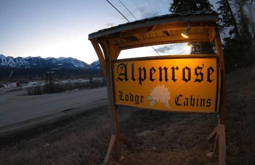 Golden Apartment | Alpenrose , hottub, Big Deck, Mountain Views