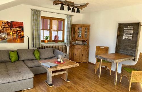 Bad Oberdorf Apartment | Alpenstyle Ferienwohnung mit Südbalkon in Geisteier's Hüs