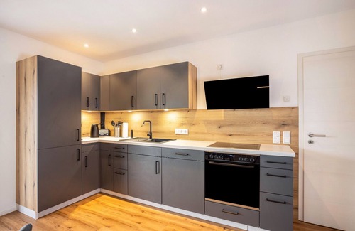 Seeg Apartment | ‘Alpenvorland’ holiday flat with mountain view, terrace, Wi-Fi and incl. Königscard