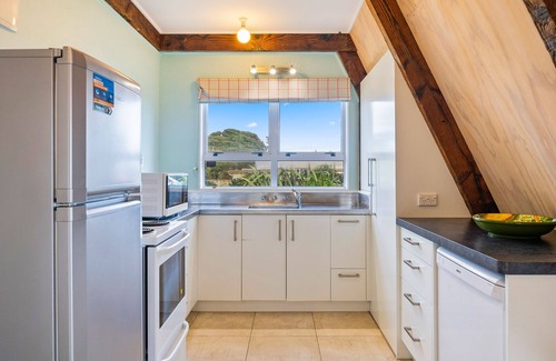 Otaki Beach House | Alpha - Otaki Beach Holiday Home