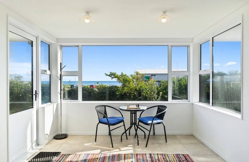 Otaki Beach House | Alpha - Otaki Beach Holiday Home