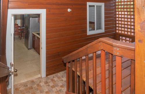 Antoneys Cay Apartment | Alpha's Place - Unit 2D
