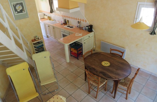 Maussane-les-Alpilles Apartment | ALPILLES - Air-conditioned STUDIO (2Ad./2Children)