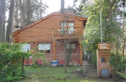 Bosque Peralta Ramos Cabin | Alpina Cabañas