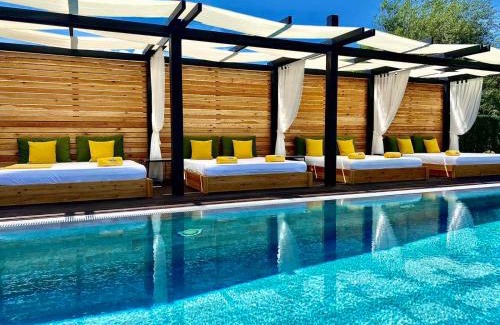 Banya Ski Chalet | Alpina Luxury Chalets