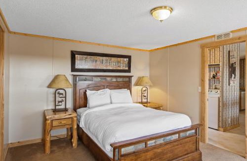 West Yellowstone House | Alpine #3