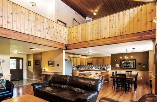 Plain House | Alpine Acres Lodge