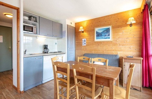 Vaulnaveys-le-Haut Apartment | Alpine Apartment in Chamrousse