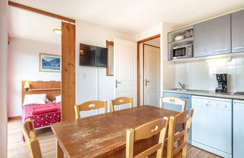 Vaulnaveys-le-Haut Apartment | Alpine Apartment in Chamrousse