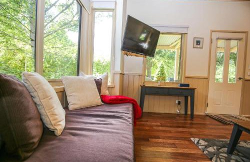 Harrietville Apartment | Alpine Arnica Cottage 1