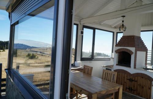 Vaideeni Cabin | Alpine Blu - Horezu - Varful lui Roman - Sauna, Hot Tub & Gym