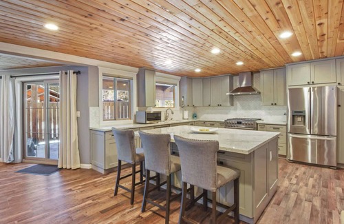 Alpine Meadows House | Alpine Chalet – Nature Lovers Rejoice! Chic 4 BDR