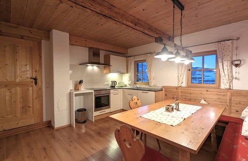 Stummerberg Ski Chalet | Alpine chalet with its own garden