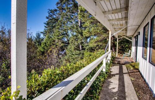 Otter Rock Apartment | Alpine Chalets at Otter Rock
