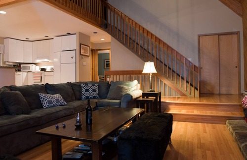 Jewett Center Ski Chalet | Alpine Charm between Hunter and Windham