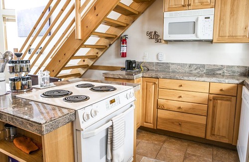 Salt Lake Mountain Resorts Condo | Alpine Creek #3 by Cottonwood Lodging